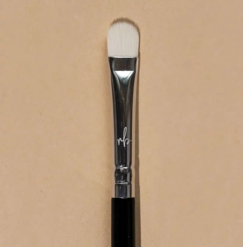 RB151 Cut Crease Brush